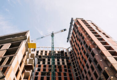 Os limites da responsabilidade do interveniente garantidor em incorporações imobiliárias